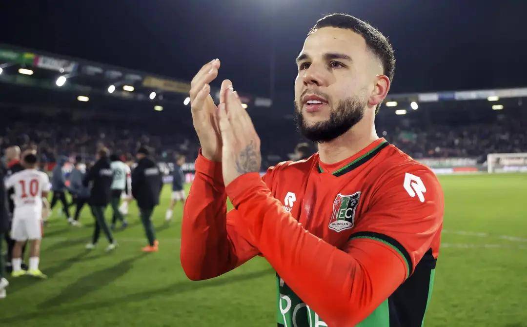 在乒乓球项 在乒乓球项